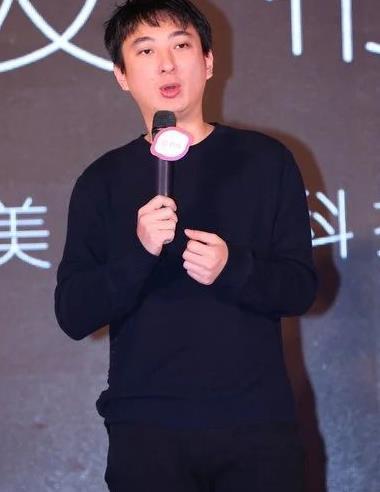 女星互撕娱乐圈吃瓜,女星互撕大战,吃瓜群众围观